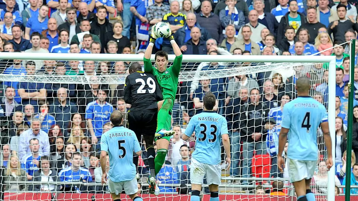 The 15 tallest players in Premier League history - Costel Pantilimon